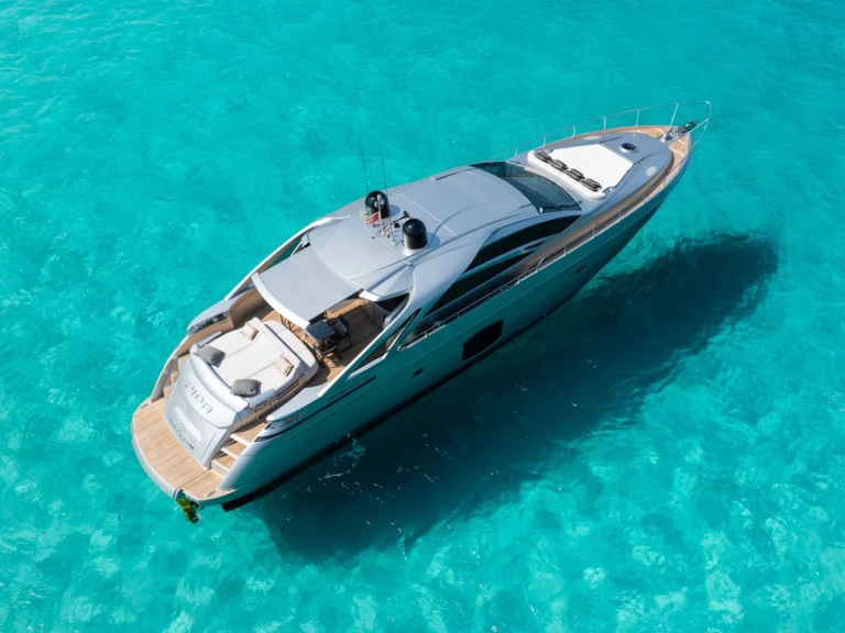 Alquiler de Pershing PERSHING 70 en Saint-Tropez