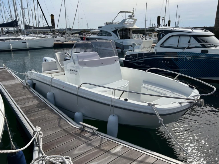 Alquiler Lancha Bénéteau con o sin  título de navegación