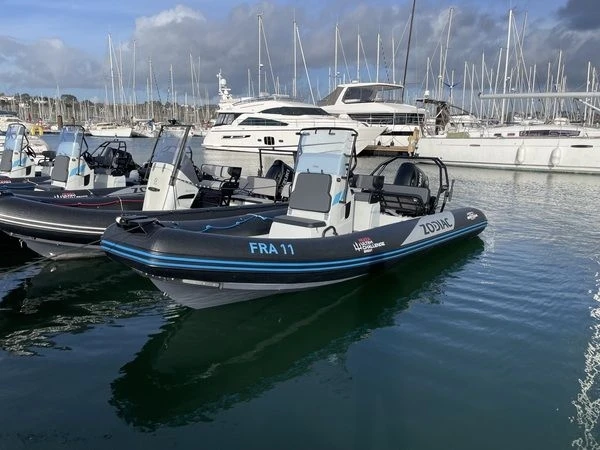 Alquiler Brest - Zodiac Pro 7 en SamBoat