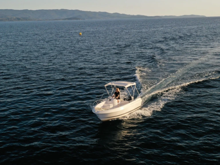 Alquiler de embarcaciones B2 Marine CAP FERRET 472 SUNDECK enAjaccio en Samboat