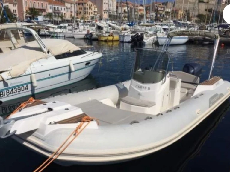 Alquiler de Capelli Tempest 700 en Portigliolo