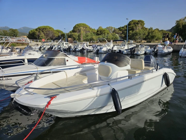 Alquiler de Sessa Marine Key Largo One en Saint-Florent