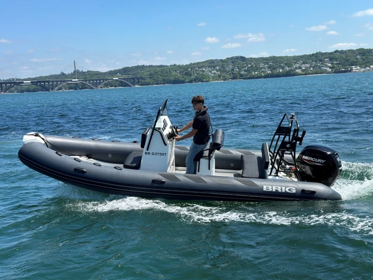 Alquiler Neumática en Brest - Brig Navigator 610