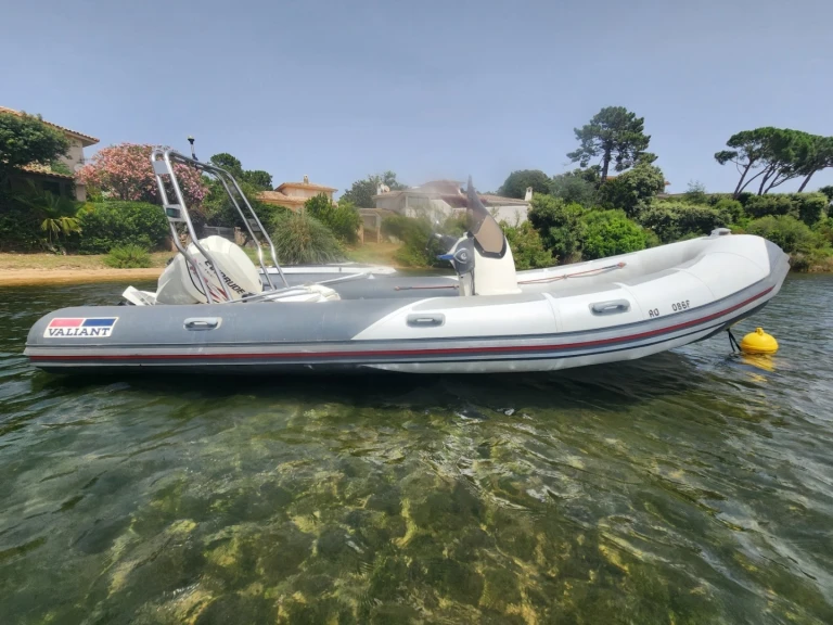 Alquiler de embarcaciones Valiant sport 620 enPorto-Vecchio en Samboat