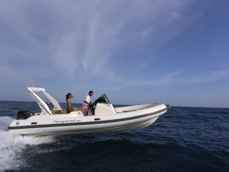 Alquiler Neumática en Port de Saint-Cyprien Méditerranée - Capelli Tempest 800 Sun