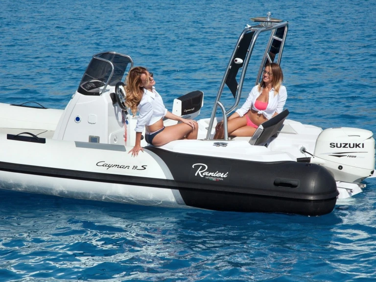 Alquiler de Ranieri cayman 19 en Porto-Vecchio