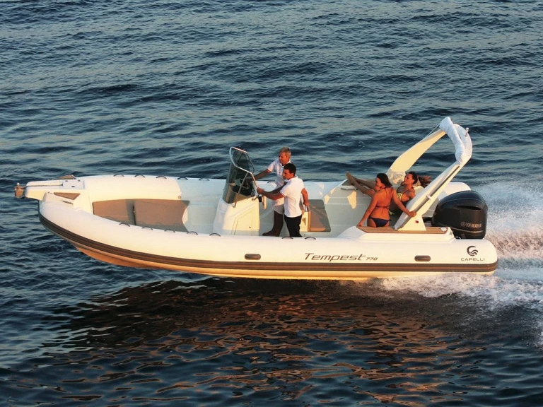 Alquiler de embarcaciones Capelli CAPELLI 770 TEMPEST enPorto-Vecchio en Samboat