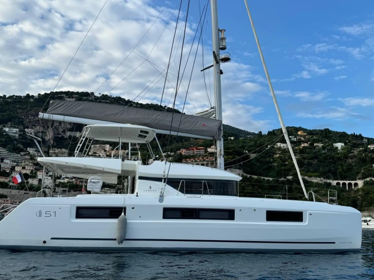 Alquiler Catamarán Lagoon con o sin  título de navegación