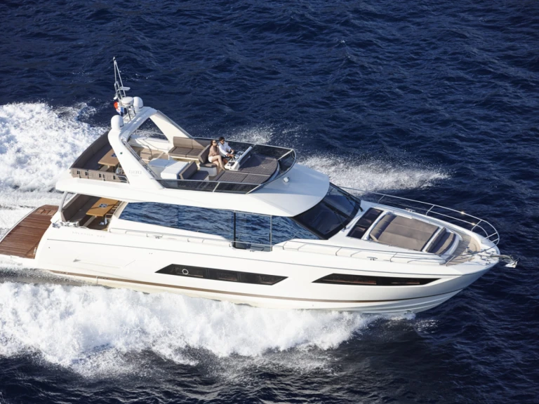 Yate de lujo para alquilar Antibes al mejor precio