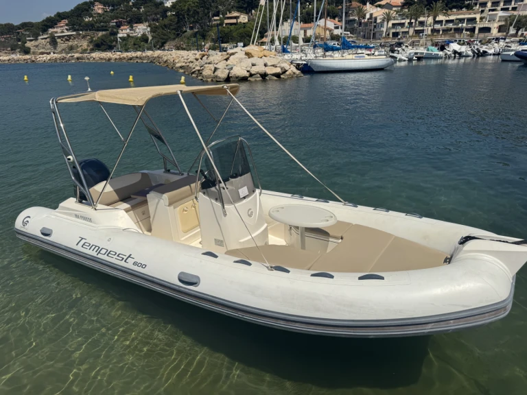 Alquiler de embarcaciones Capelli Tempest 600 enLa Madrague en Samboat