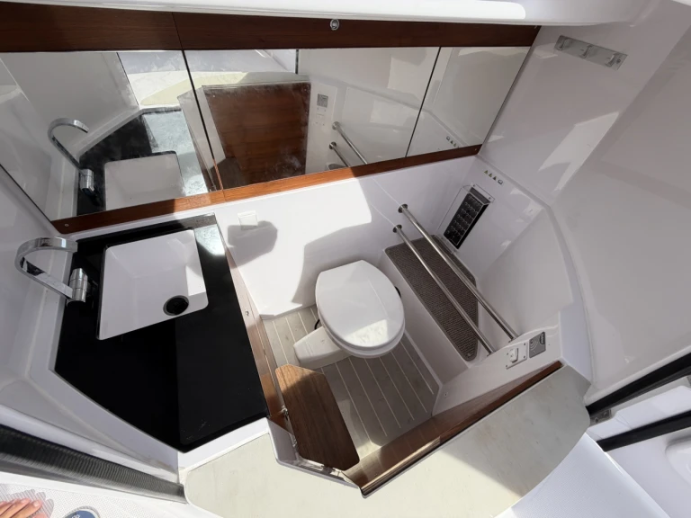 Alquiler de embarcaciones Axopar Axopar 28 T-Top enLa Madrague en Samboat