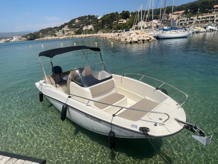 Alquiler de Quicksilver Activ 675 Open en La Madrague
