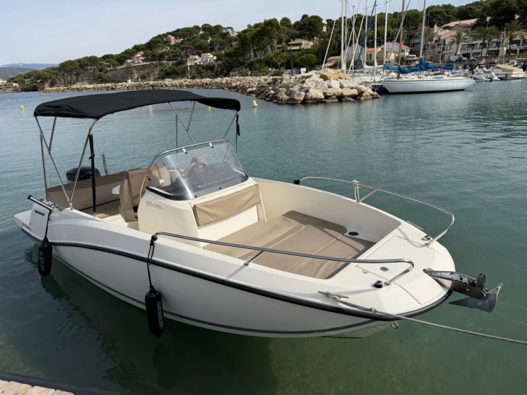 Alquiler de Quicksilver Activ 605 Open en La Madrague