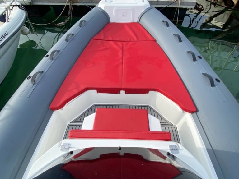 Alquiler de barcos Porto Pollo barato de FANALE 700 FALCHETTU
