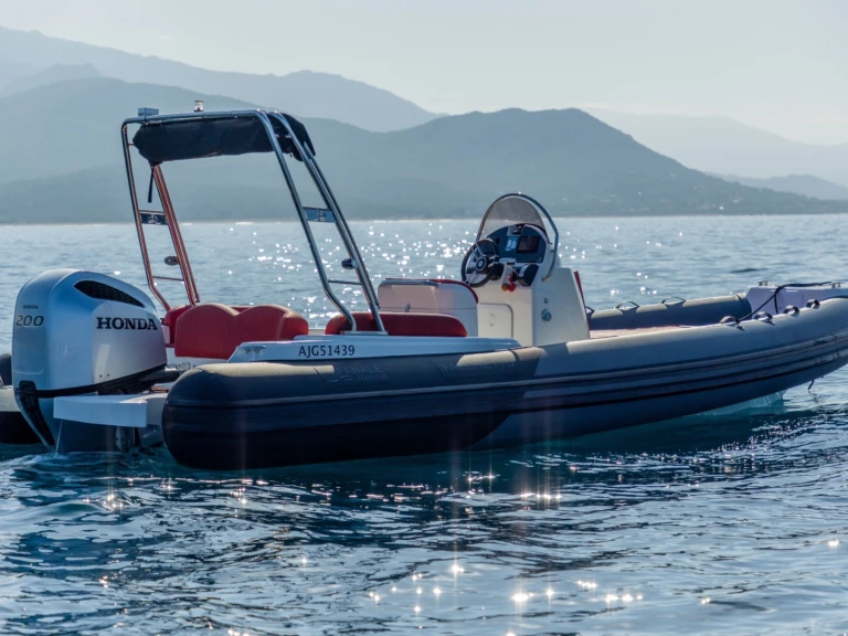 Alquiler de Fanale marine  FANALE 700 FALCHETTU en Porto Pollo