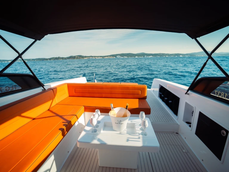 Alquiler de embarcaciones VanDutch VanDutch 40 enSainte-Maxime en Samboat