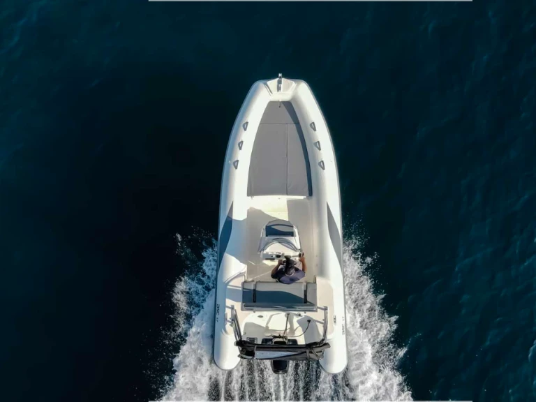 Alquiler Neumática Bsc con o sin  título de navegación