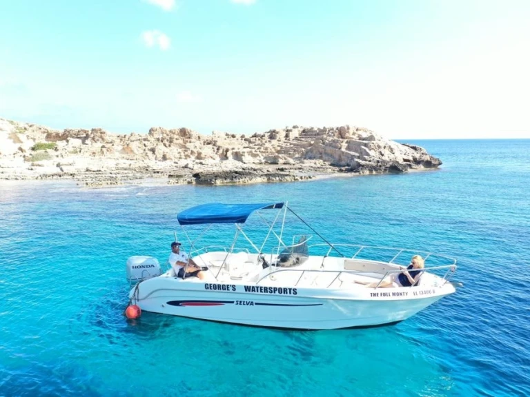 Alquiler de barcos Latchi barato de SELVA D 7.0 C
