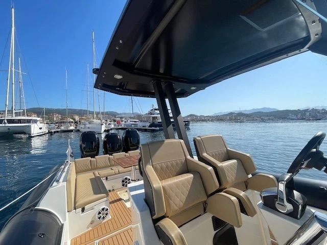 Alquiler Neumática Northstar con o sin  título de navegación