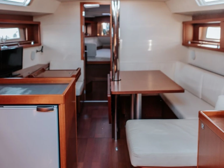Alquiler de Bénéteau Oceanis 41 en Ajaccio