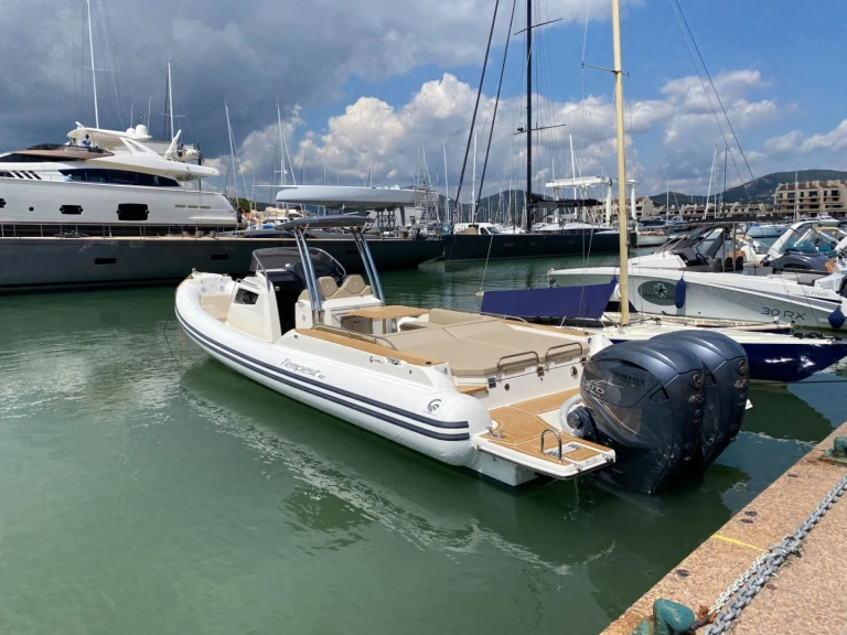 Alquiler de Capelli Tempest 40 en Cogolin