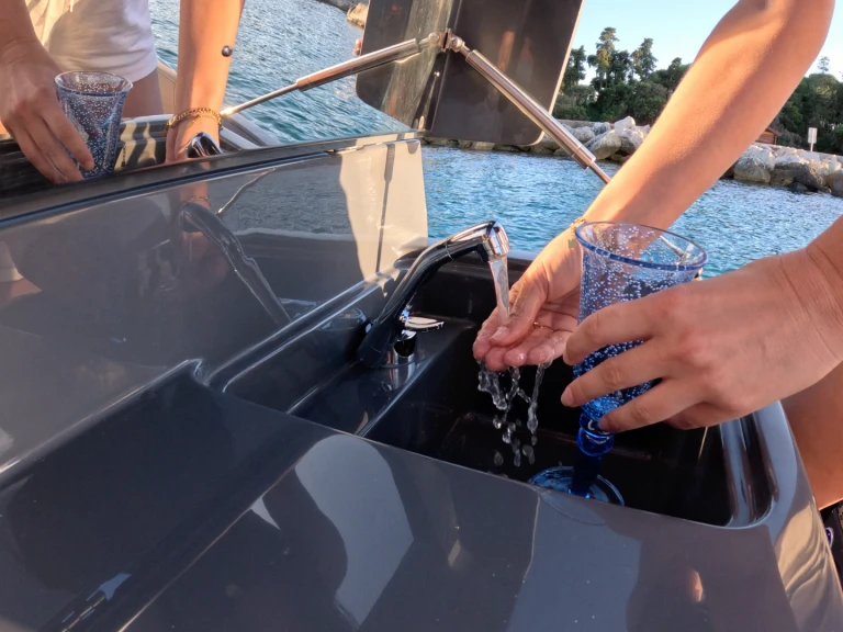 Zar ZAR 85 Sport Luxury de alquiler a Cogolin