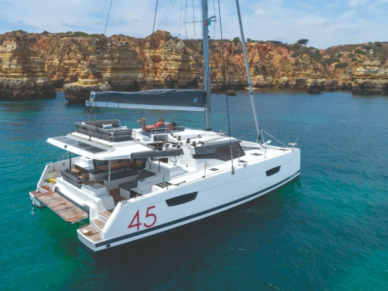 Alquiler de Catamarán, con o sin patrón Fountaine Pajot Ajaccio