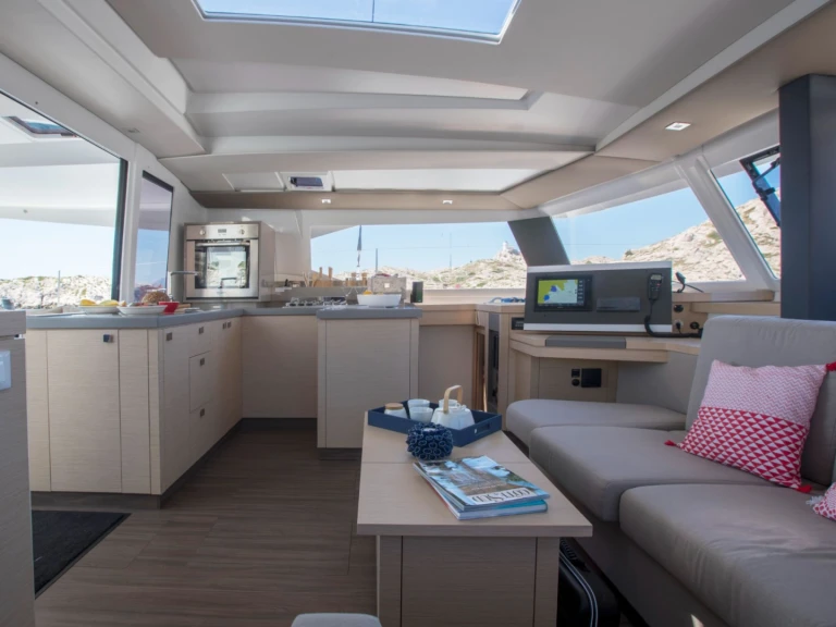 Fountaine Pajot Astrea 42 de alquiler a Ajaccio