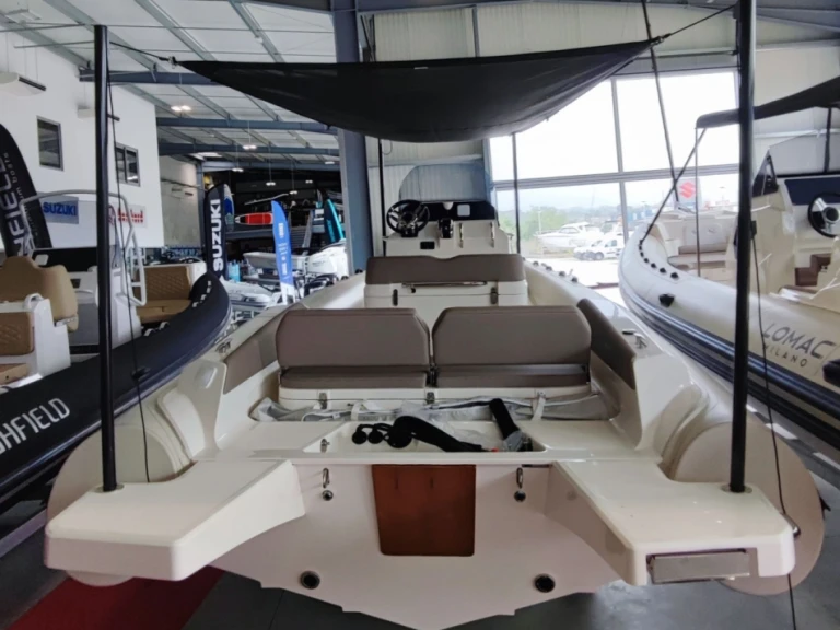 Lomac Lomac 700  de alquiler a Ajaccio