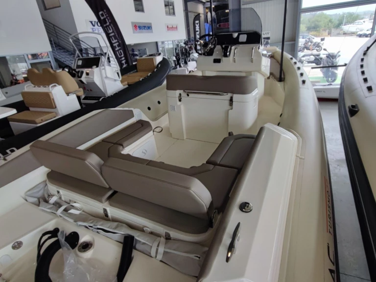 Alquiler de Lomac Lomac 700  en Ajaccio