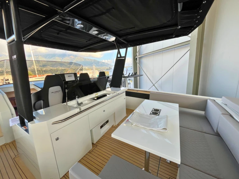 Alquiler Lancha DE ANTONIO Yachts con o sin  título de navegación