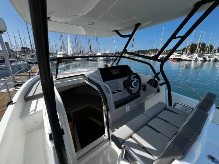 Alquiler de Jeanneau Cap Camarat 7.5 WA Serie 2 en La Forêt-Fouesnant