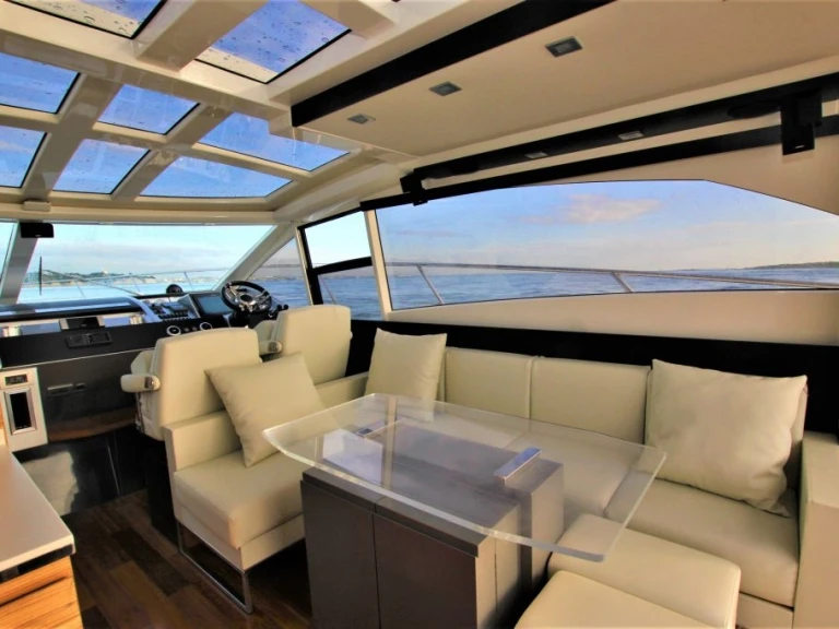 Absolute Yachts ABSOLUTE 52 de alquiler a Saint-Raphaël