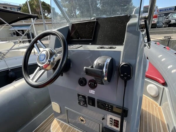 Wimbi Boats W7i de alquiler a Saint-Raphaël