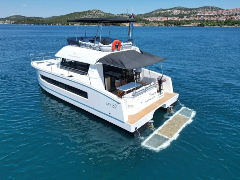 Alquiler de Catamarán, con o sin patrón Fountaine Pajot Saint-Raphaël