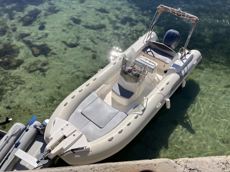 Alquiler Combrit - Capelli Tempest 700 Sun en SamBoat