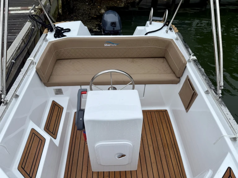 Alquiler de embarcaciones Silver Yacht Silver 495 enCombrit en Samboat