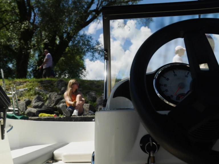 Alquiler de embarcaciones Bayliner ELEMENT 180 XL enAix-les-Bains en Samboat