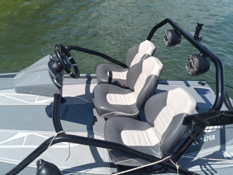 Alquiler de embarcaciones AWASH sport enAix-les-Bains en Samboat