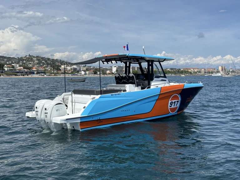 Jeanneau cap camarat 10.5 CC de alquiler a Cannes