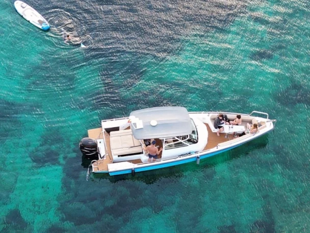 Alquiler Can Picafort - Axopar 28 T-TOP 28 T-Top en SamBoat