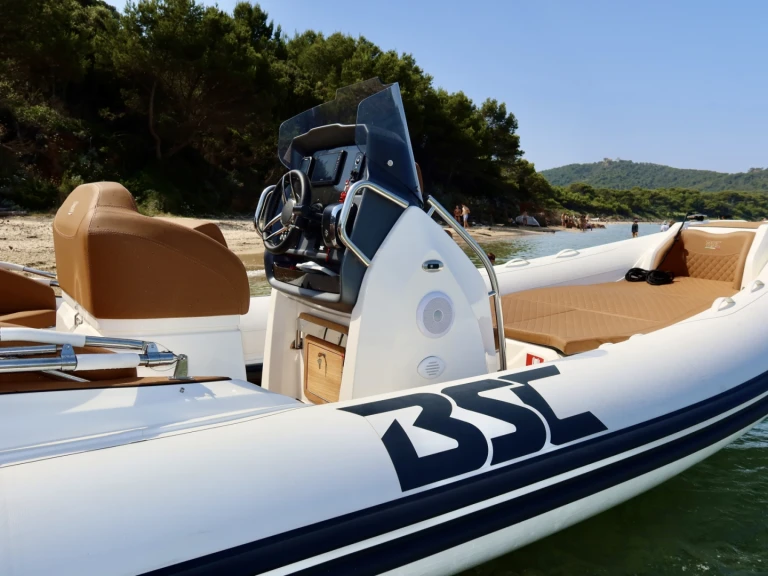 Alquiler de Bsc Bsc 70 élégance en Hyères