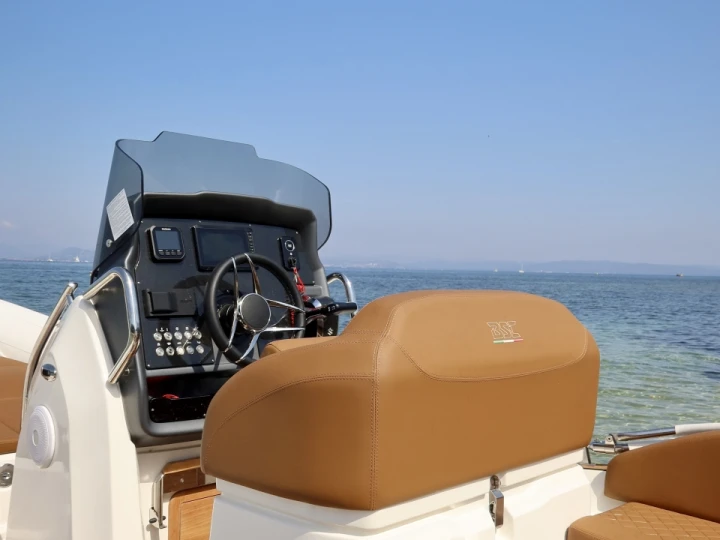 Alquiler de barcos Hyères barato de Bsc 70 élégance