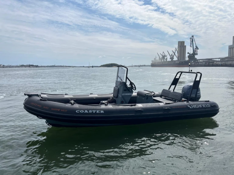 Alquiler de Highfield COASTER 60 en Lorient