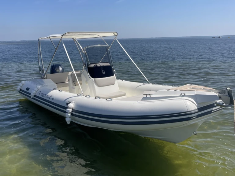 Alquiler de Capelli Tempest 700 Sun en Biscarrosse