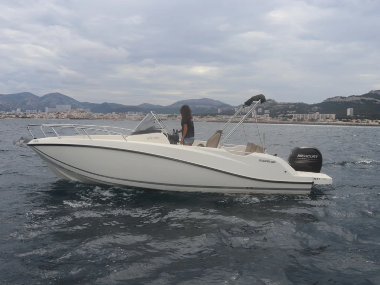 Quicksilver Activ 675 Open de alquiler a Marsella