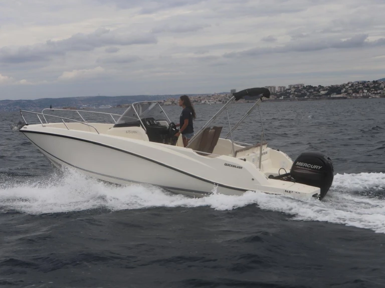 Quicksilver Activ 675 Open de alquiler a Marsella