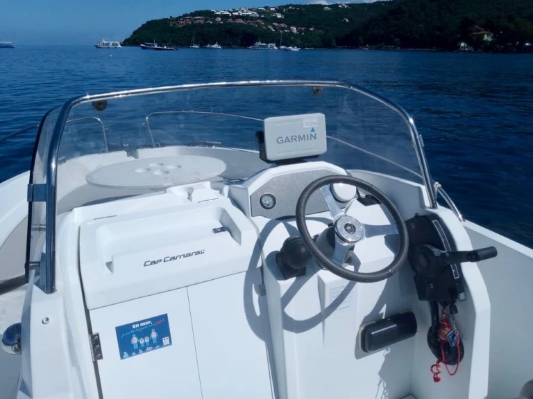 Jeanneau Cap Camarat 5.5 CC Serie 2 de alquiler a Sainte-Rose