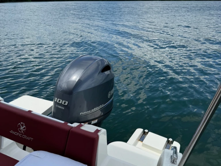 Pacific Craft 545 open de alquiler a Sainte-Rose