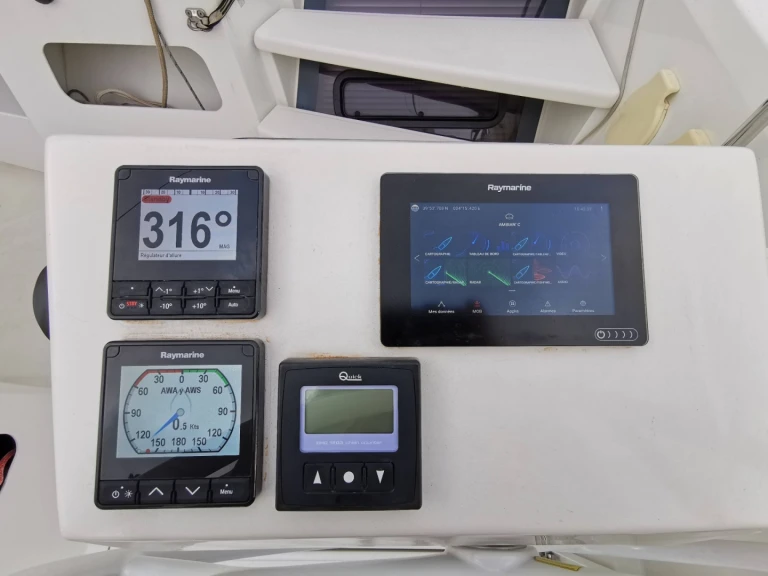 Alquiler de barcos Mahón barato de Catana 53